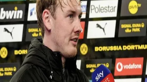 尹锡悦短暂出席弹劾案第十场辩论，5分钟后离场